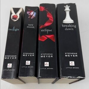 TWILIGHT Book Series 4 books 2 paper 2 hard cover
New moon eclipse breaking dawn